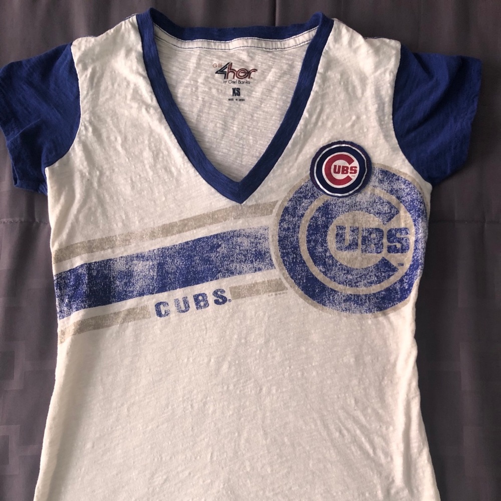 Women’s Chicago Cubs tshirt
